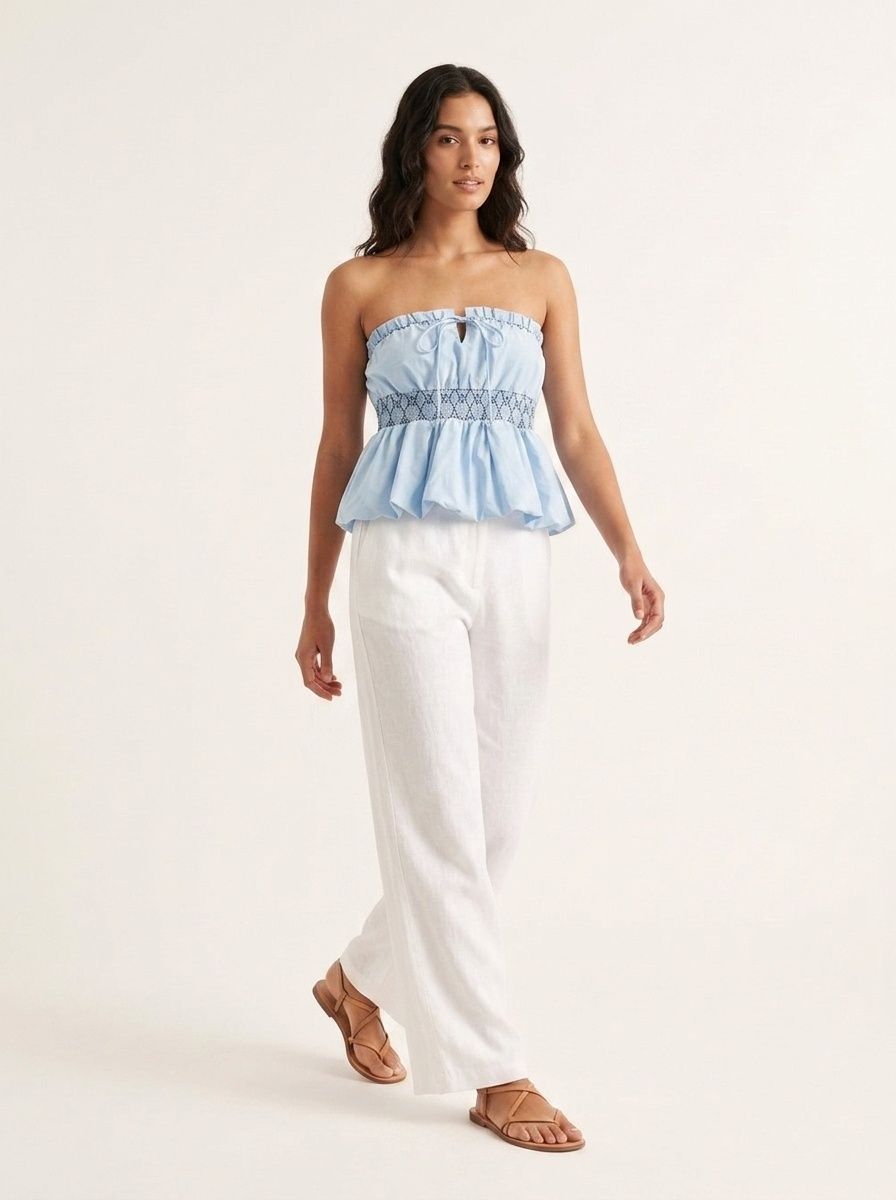 Top peplo senza spalline arricciato color azzurro cielo - Chic e di tendenza