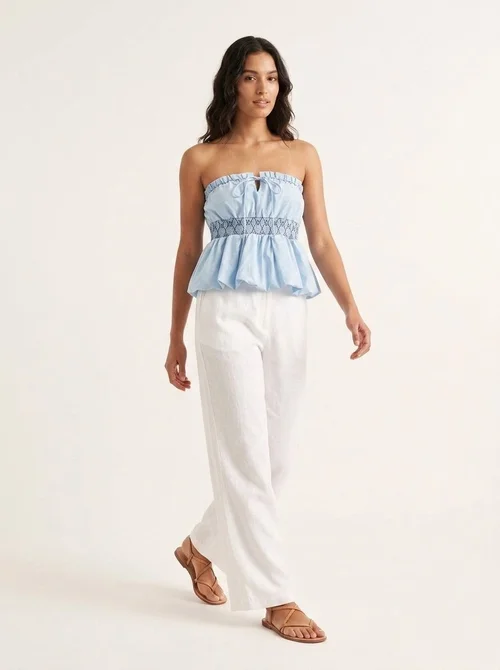 Top peplo senza spalline arricciato color azzurro cielo - Chic e di tendenza