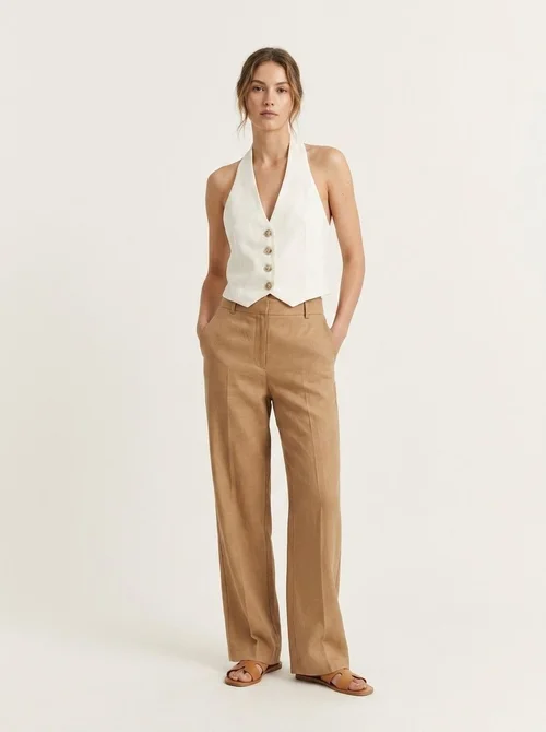 Elegante top corto bianco con scollo all'americana per donna