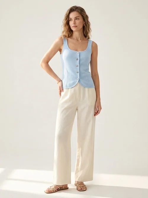 Elegante top in maglia senza maniche con abbottonatura frontale