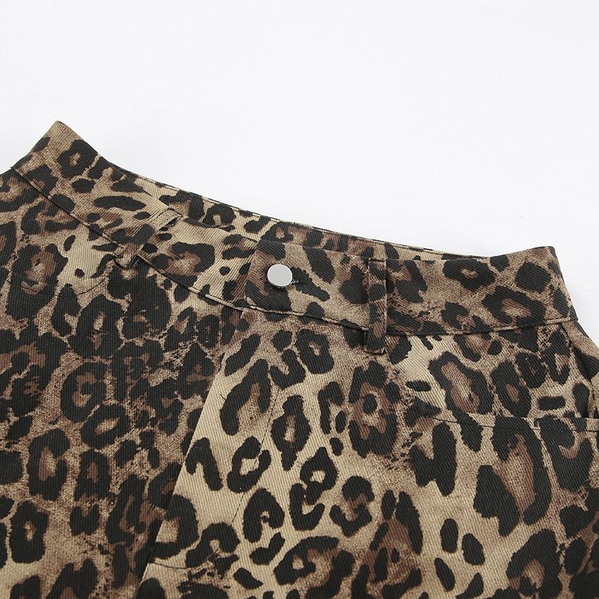 Pantalones rectos de talle alto con estampado de leopardo