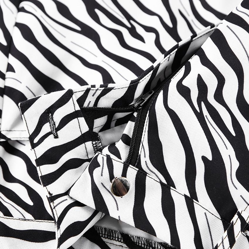 Vaqueros rectos de talle alto con estampado de cebra