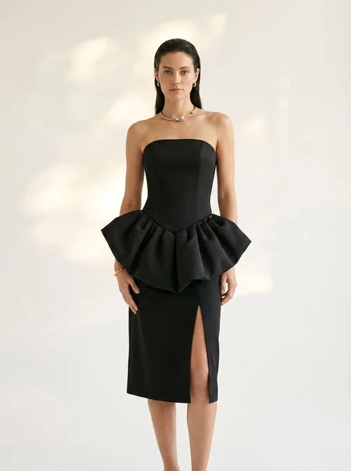 Elegant Black Strapless Peplum Midi Dress with Slit