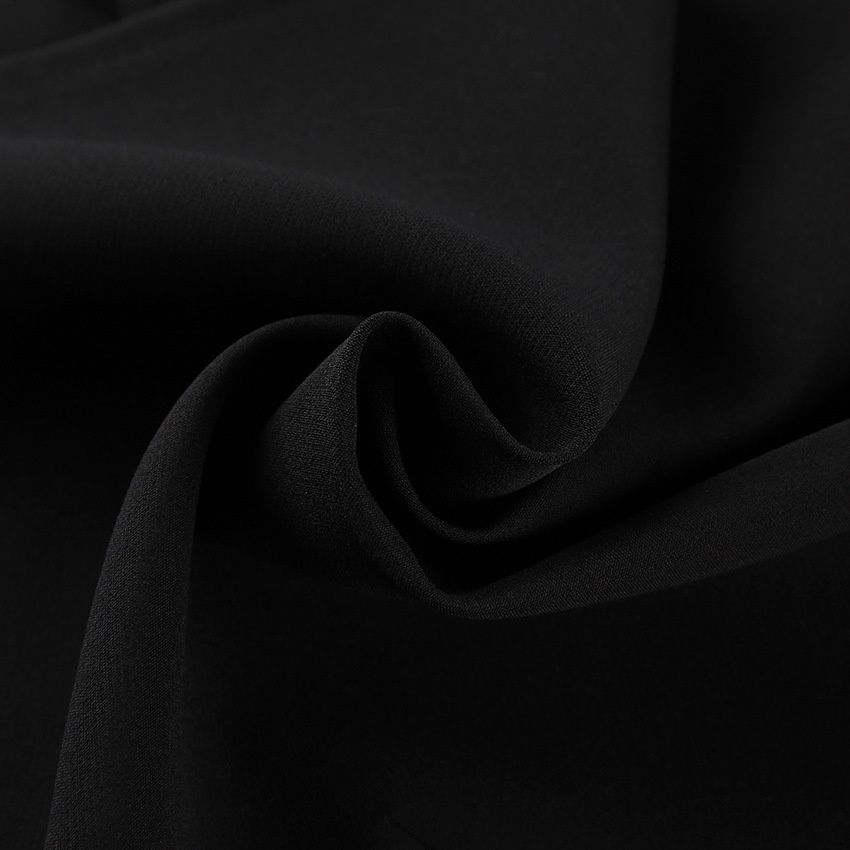 Minivestido sin tirantes con cola de gasa plisada