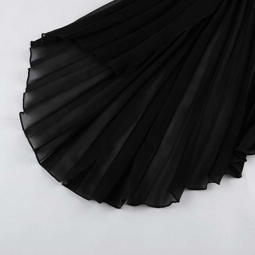 Minivestido sin tirantes con cola de gasa plisada