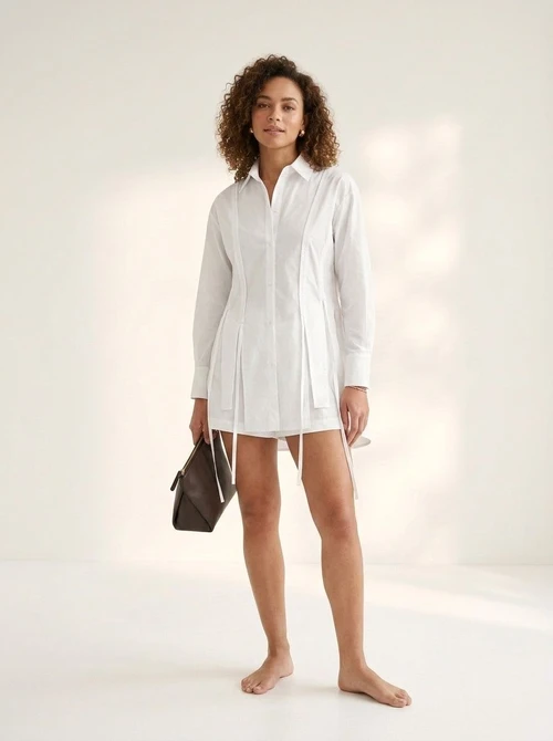 Chemise blanche à manches longues boutonnée avec détail cravate pour femme