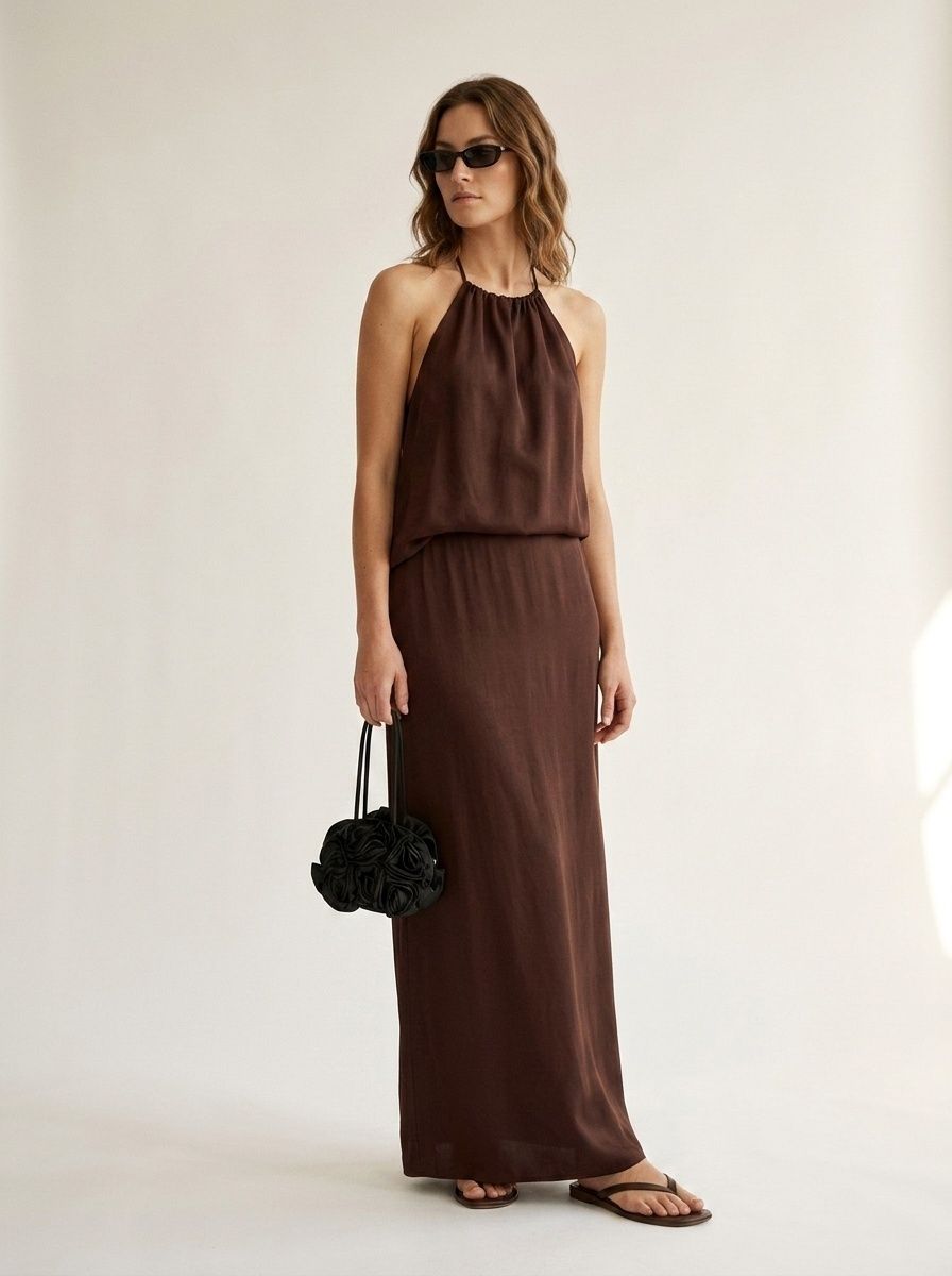 Robe longue élégante dos nu à col halter - Acajou