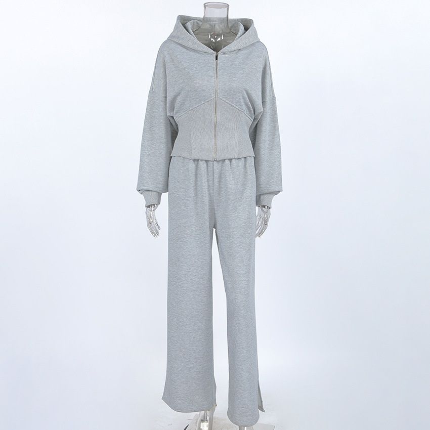 Conjunto de sudadera con capucha tipo corsé acanalada y pantalón deportivo de pierna ancha.