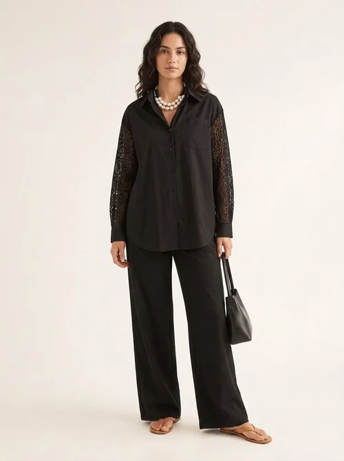 Camicia oversize con maniche in pizzo e bottoni