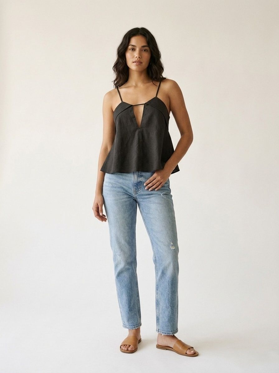 Top de tirantes finos con escote en V y aberturas - Blusa elegante