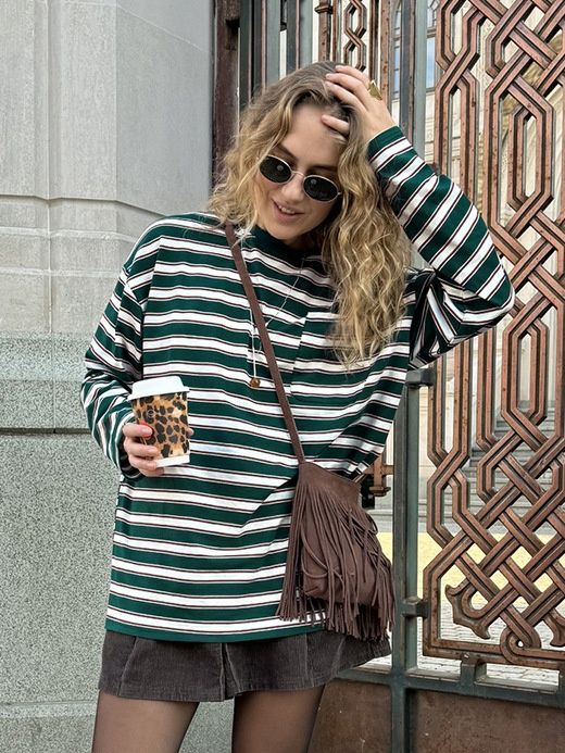 Camiseta de manga larga a rayas verdes y blancas de talla grande