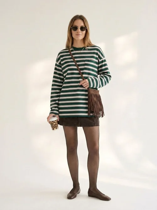 Maglietta a maniche lunghe oversize a righe verdi e bianche