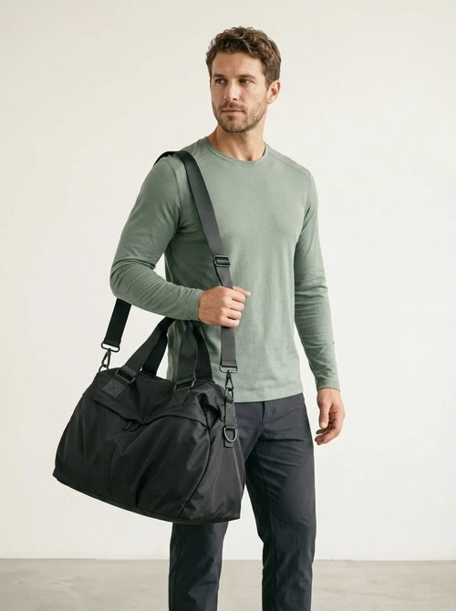 Versatile Black Travel Duffel Bag - Gym & Shoulder Tote
