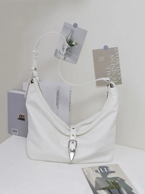 Schicke, lässige Hobo-Schultertasche mit Schnallendetail