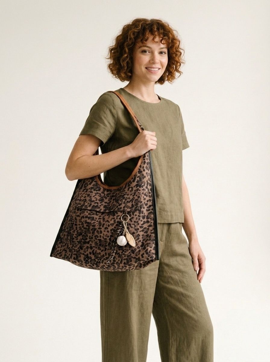 Chic Leopard Print Padded Shoulder Bag - Everyday Tote