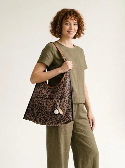 Chic Leopard Print Padded Shoulder Bag - Everyday Tote