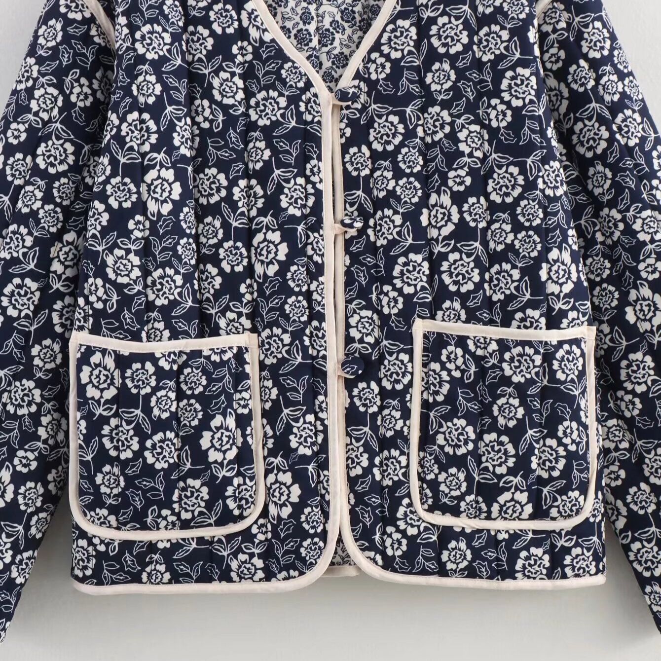 Cotton Reversible Print Jacket - Stylish Women's Outerwear KUN-00020