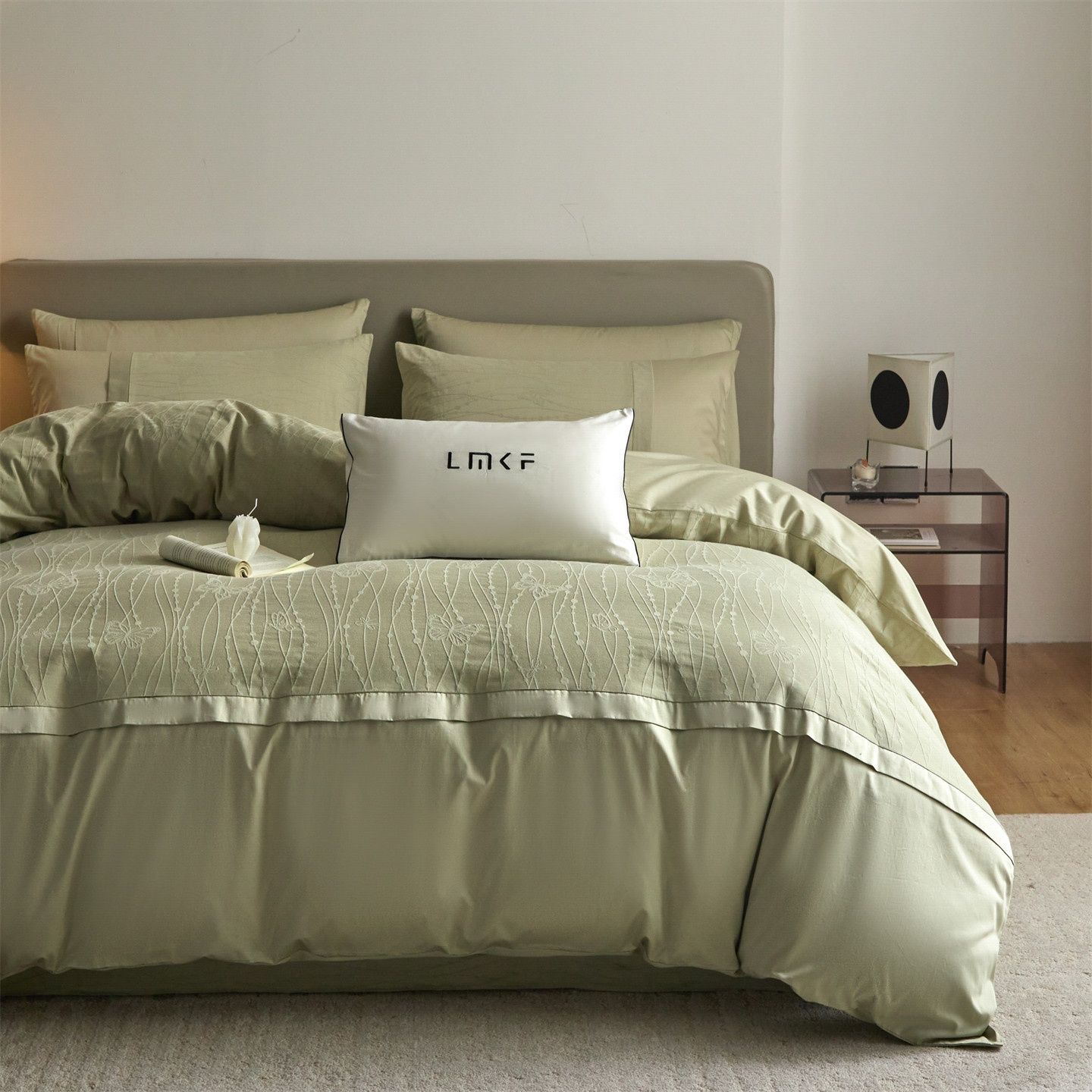 Luxury Embroidered 4-Piece Bedding Set - Soft 100S Cotton Duvet Cover