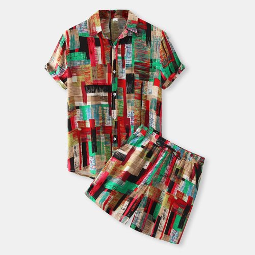 Completo estivo da uomo in due pezzi: t-shirt a maniche corte e pantaloncini larghi.