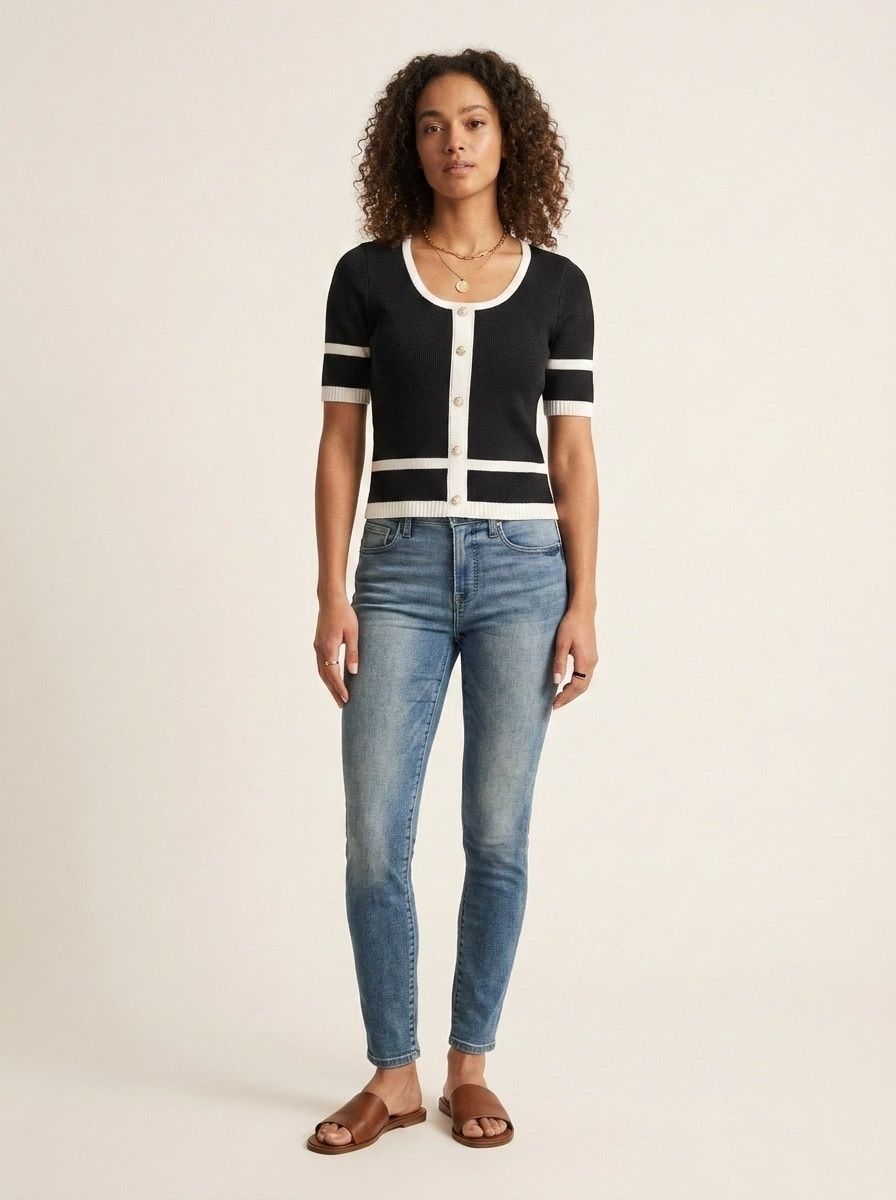 Chic Black & White Knit Cardigan Top - Short Sleeve