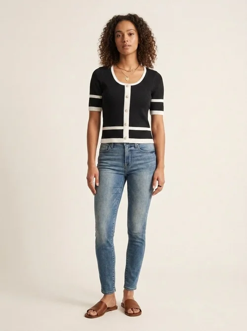 Chic Black & White Knit Cardigan Top - Short Sleeve