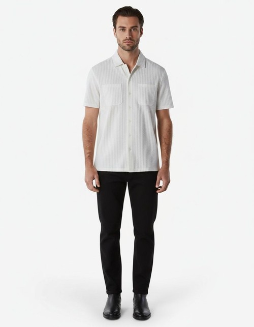 Camisa informal de manga corta de tela seersucker - Corte holgado con bolsillo en el pecho