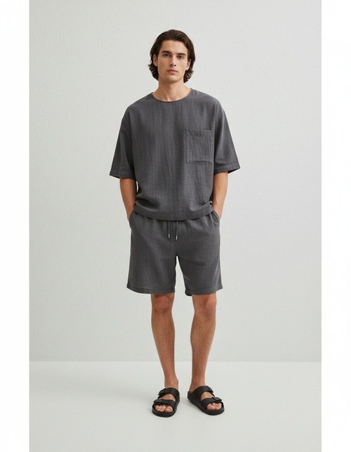 Locker geschnittenes, kurzärmeliges Hemd mit Rundhalsausschnitt und Shorts – zweiteiliges Set für Herren, ideal für lässige Sommerkleidung