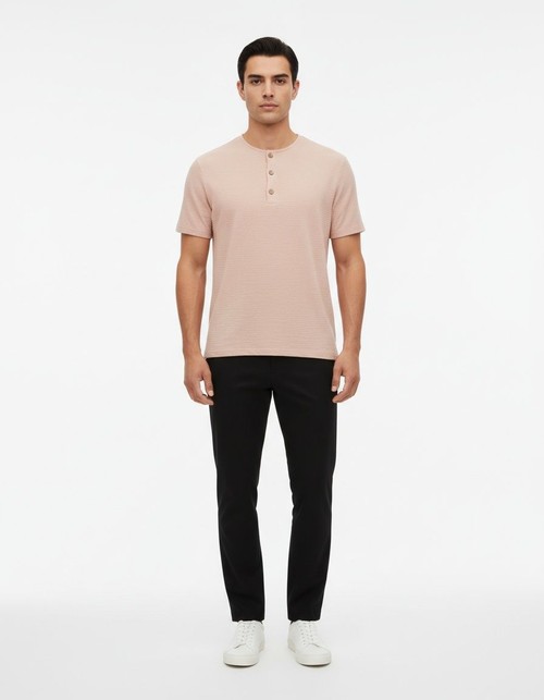 Einfarbiges Henley-Shirt mit Rundhalsausschnitt und lässiger Knopfleiste für den Sommer – ideal für Herren.