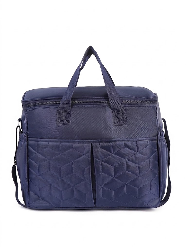 Set borsa fasciatoio trapuntata, borsa da viaggio multi-scomparto con fasciatoio coordinato, portabiberon e astuccio per accessori.