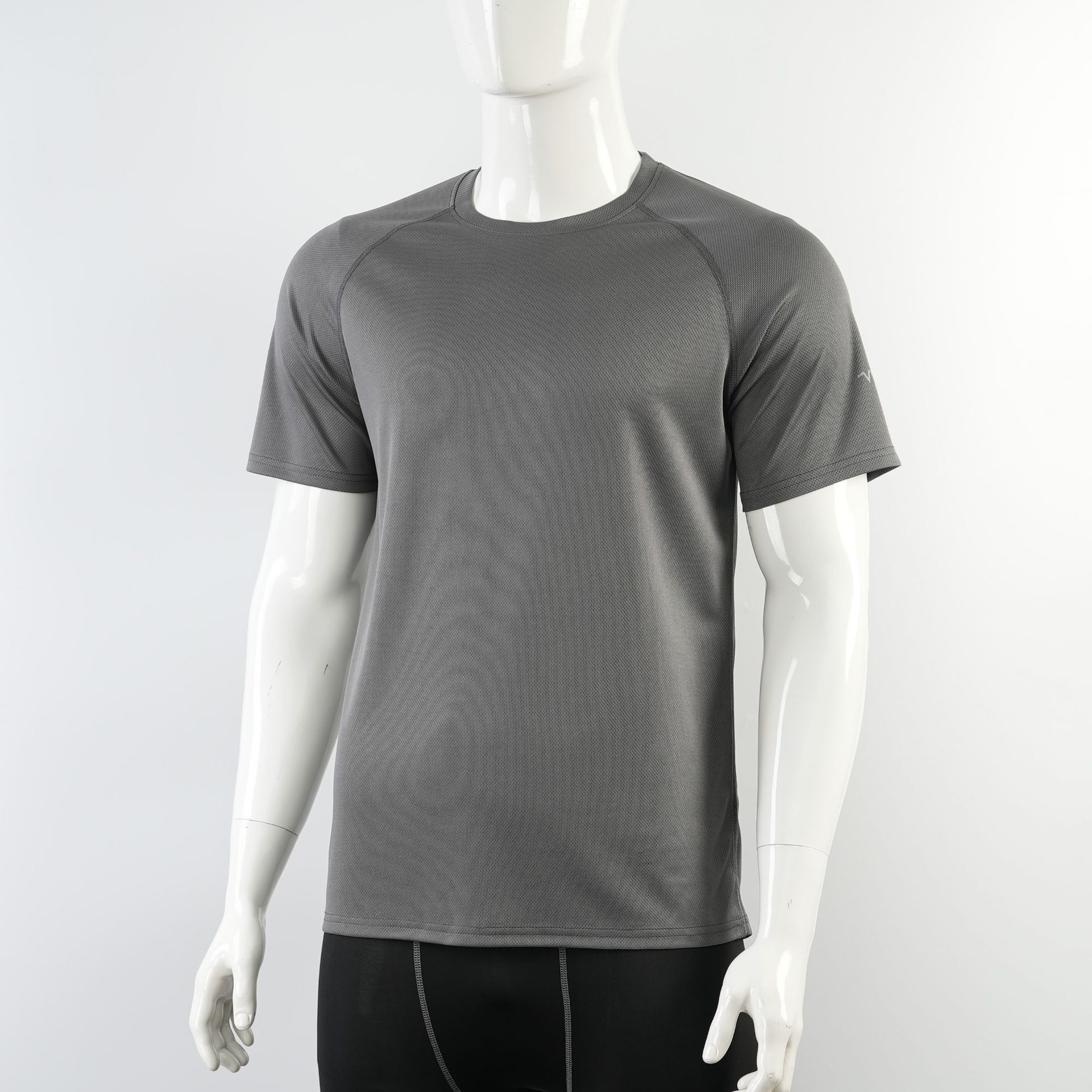 Athletic Fit Quick-dry Men's T-shirt: Breathable Performance Top for Gym and Training