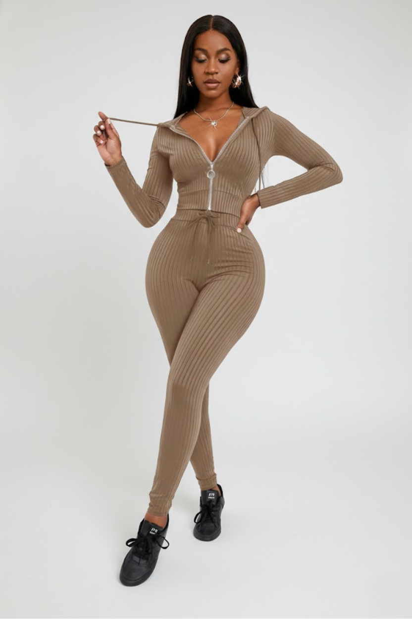 Cropped Hooded Long-Sleeve Sports Set (Top & Pants) GWC-00006