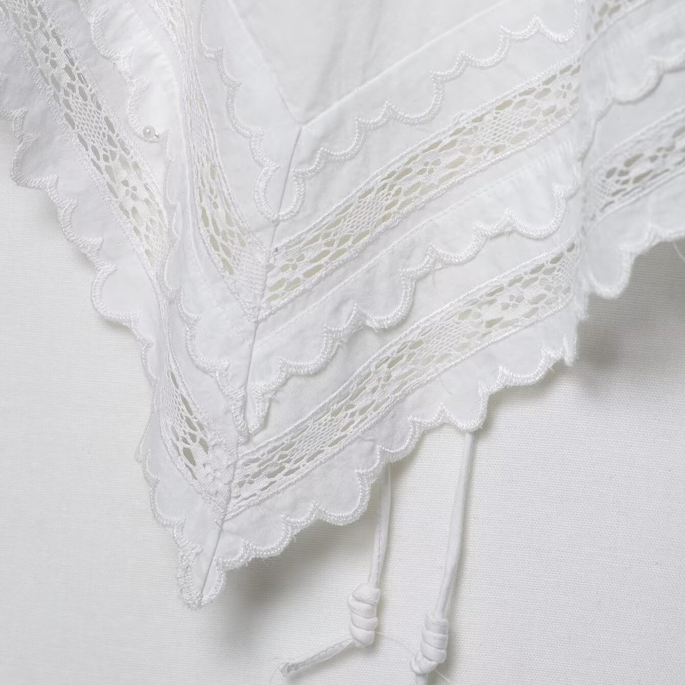 Asymmetrisches Blusentop mit Blumenmuster – Schicke Bluse im europäischen Stil KUN-00119