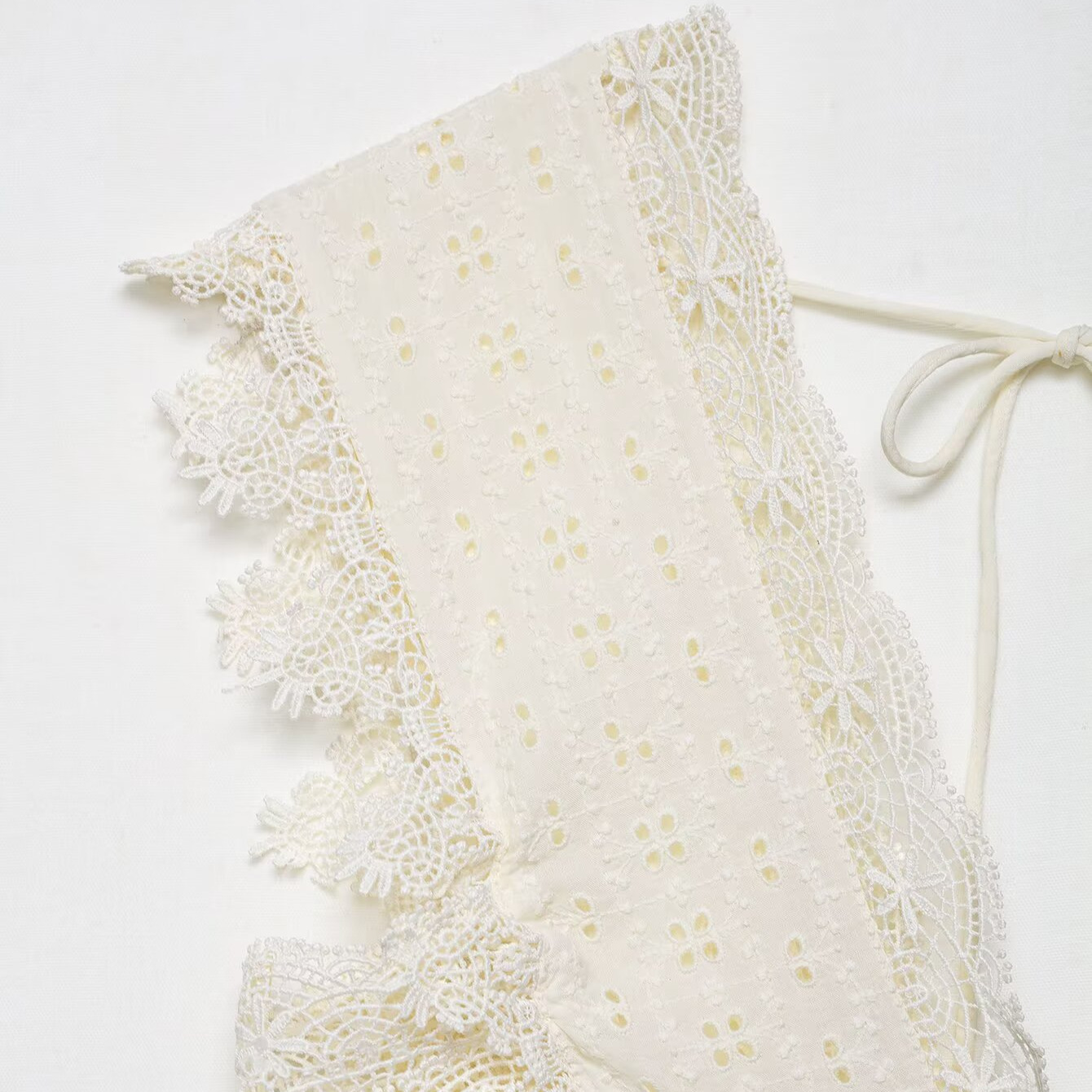 Vestido de encaje con tirantes finos - Elegante y versátil KUN-00110