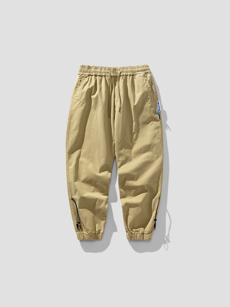 Minimalist Relaxed Fit Men's Cargo Pants for Casual Outdoor Wear