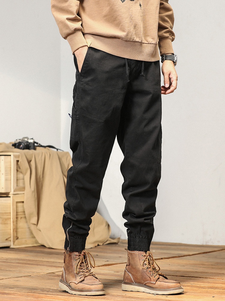 Stretch Fit Versatile Men's Cargo Pants for Casual Outdoor Wear
