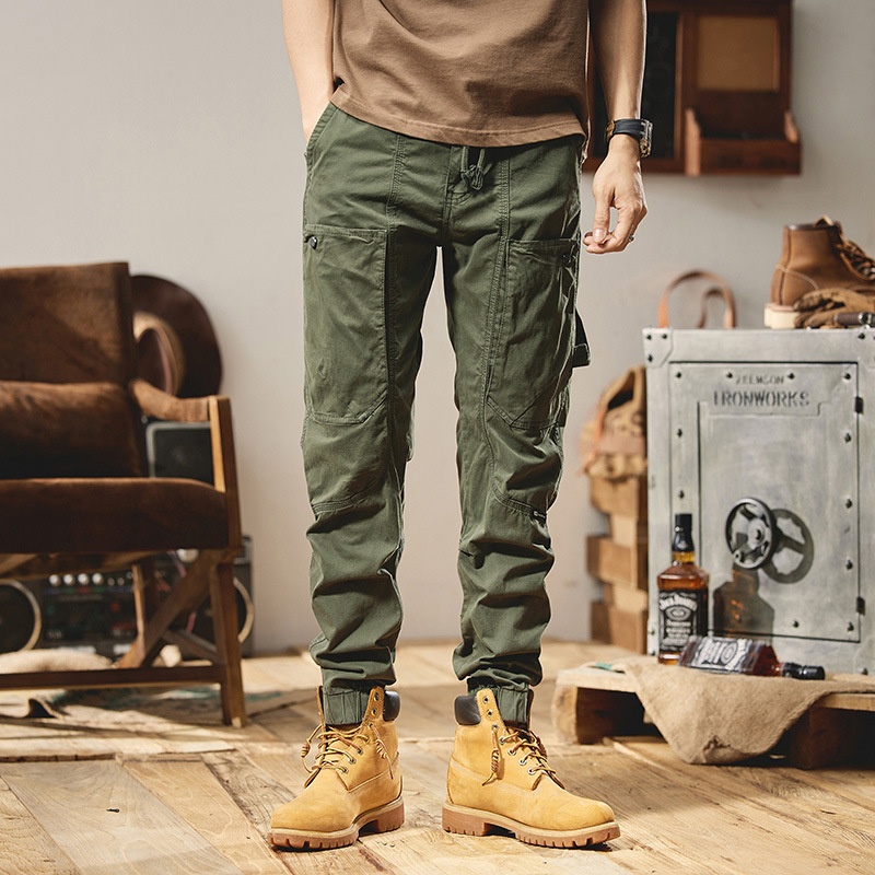 Tapered Stretch Fit Men's Cargo Pants for Lightweight Casual Wear