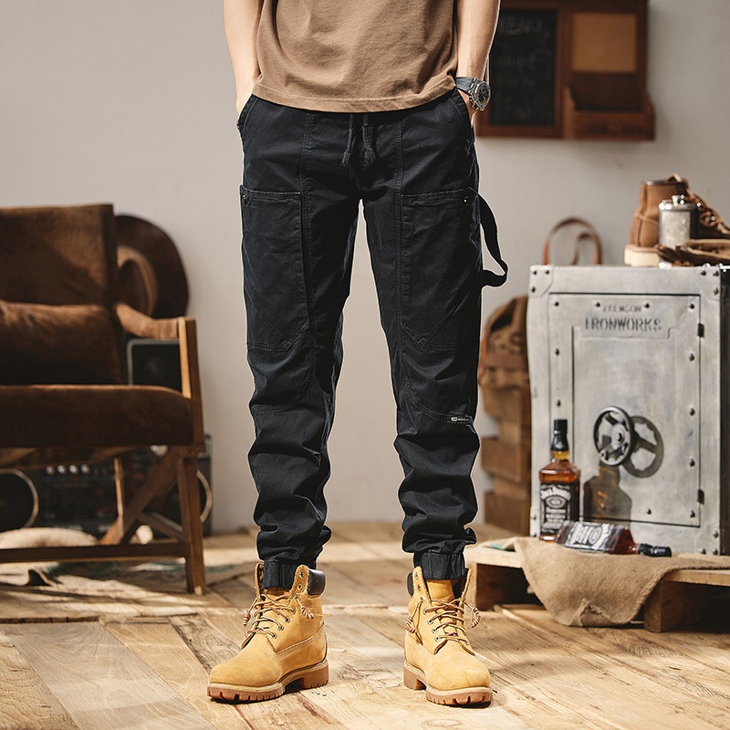 Tapered Stretch Fit Men's Cargo Pants for Lightweight Casual Wear