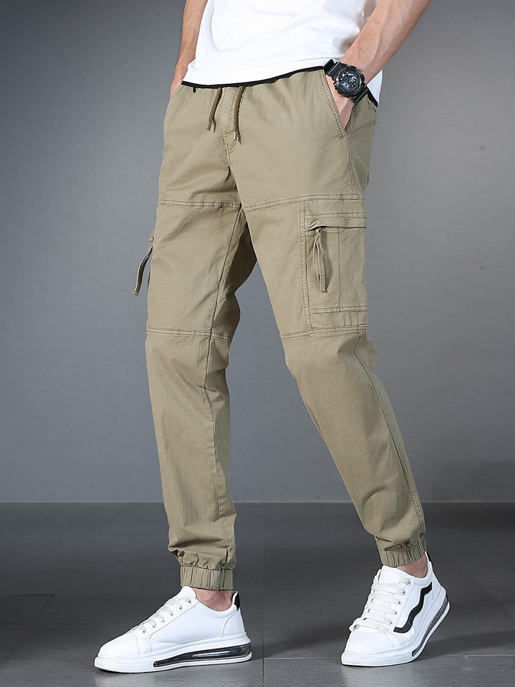 Stretch Fit Retro Tapered Men's Cargo Pants for Versatile Outdoor Wear