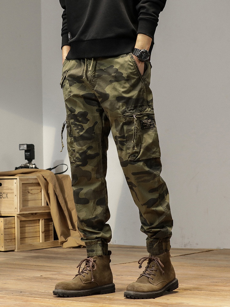 Tapered Stretch Camouflage Men's Cargo Pants for Outdoor Athletic Wear