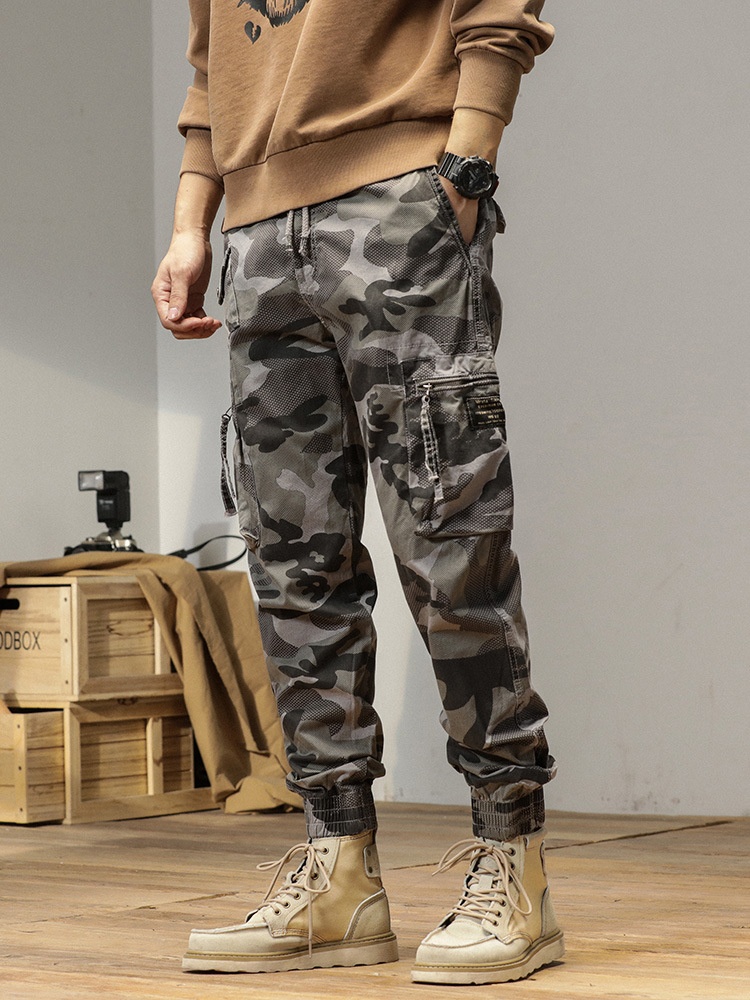 Tapered Stretch Camouflage Men's Cargo Pants for Outdoor Athletic Wear