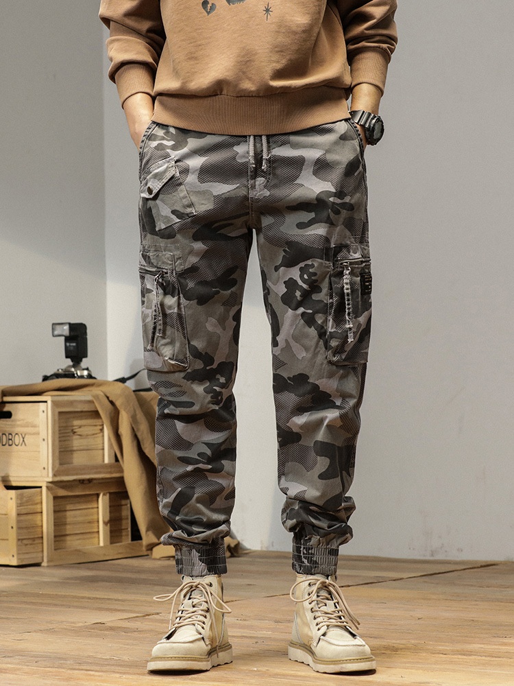 Tapered Stretch Camouflage Men's Cargo Pants for Outdoor Athletic Wear