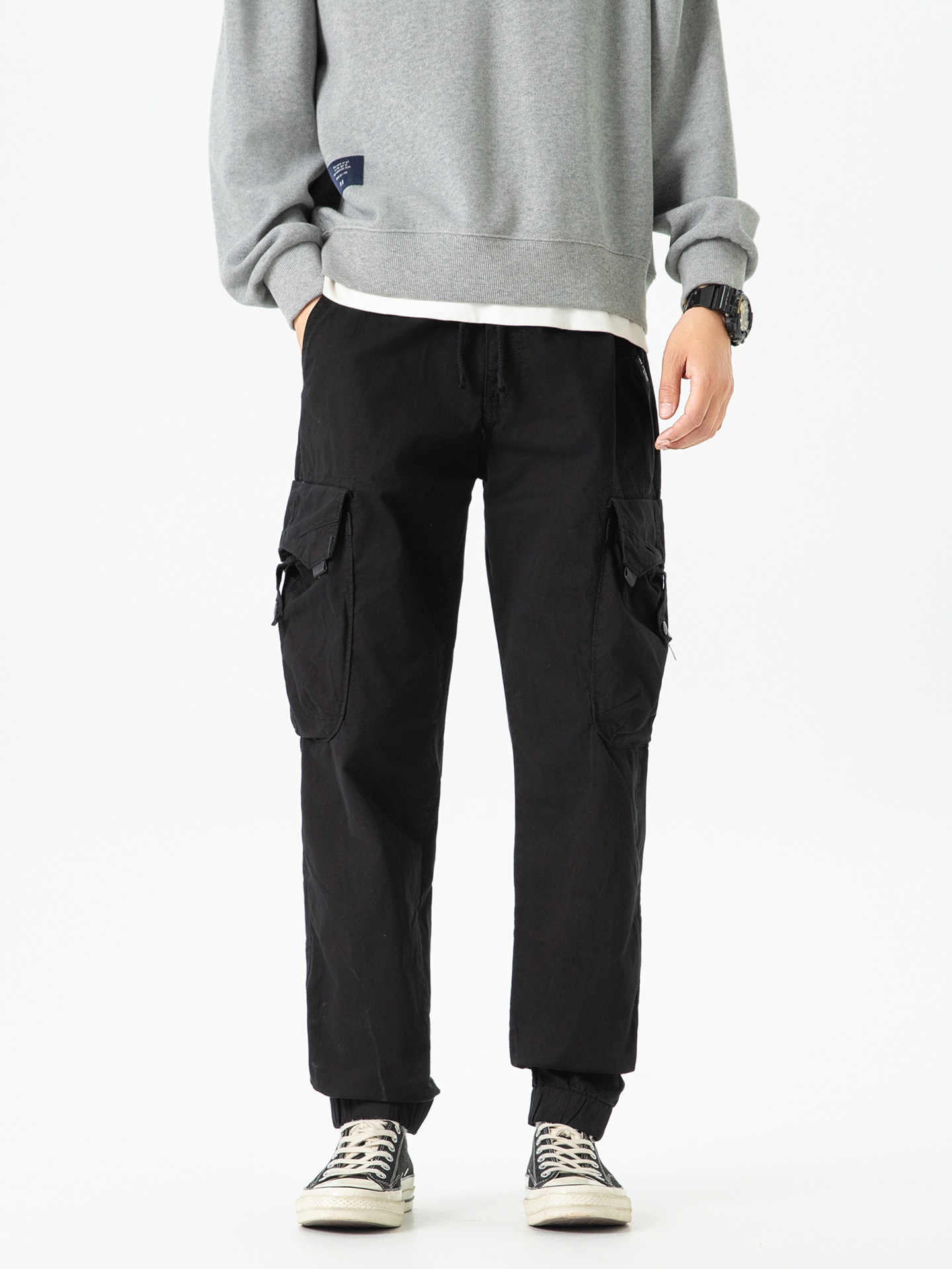 Relaxed Fit Retro Cuffed Men's Cargo Pants for Casual Outdoor Wear