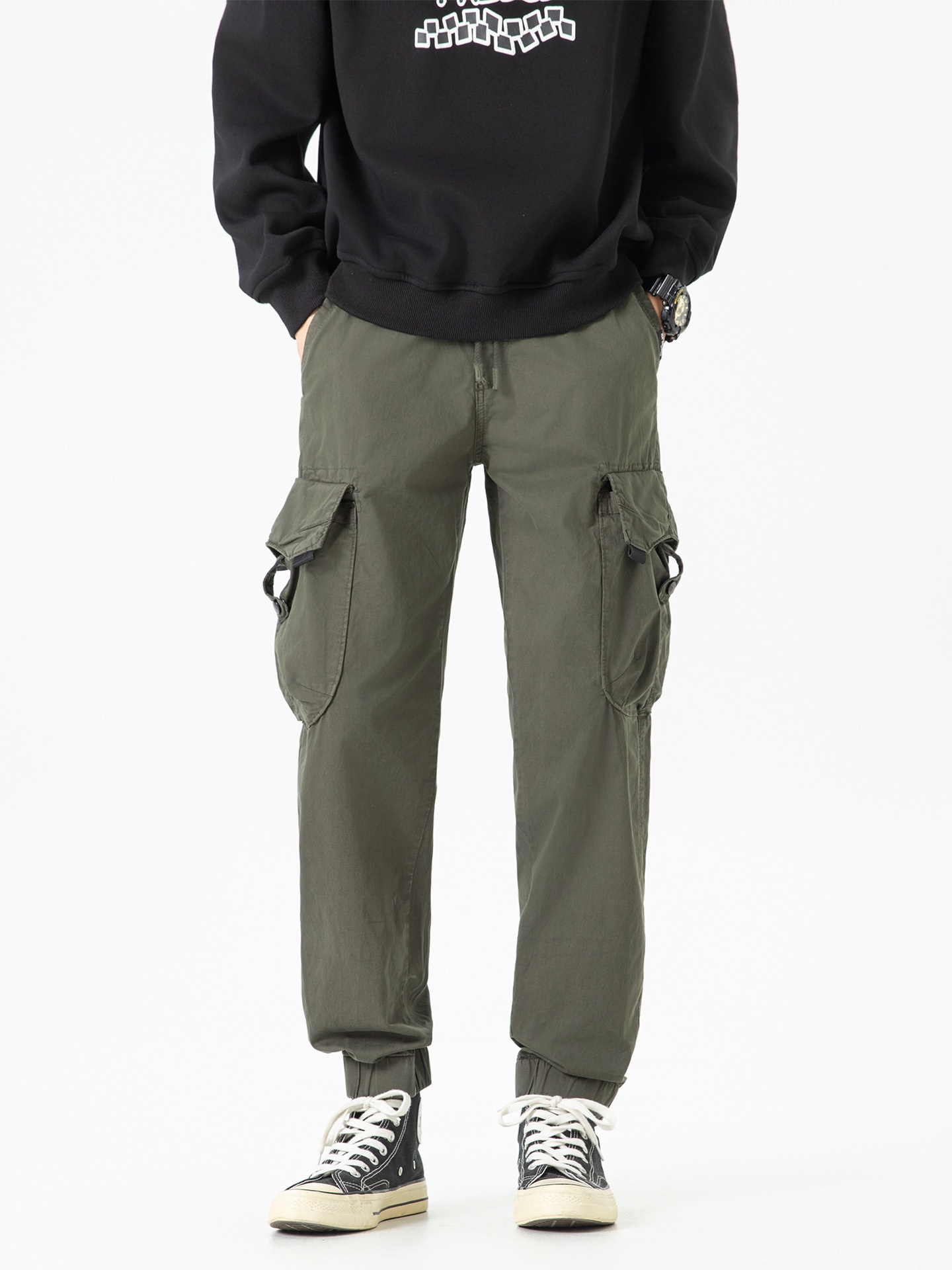Relaxed Fit Retro Cuffed Men's Cargo Pants for Casual Outdoor Wear