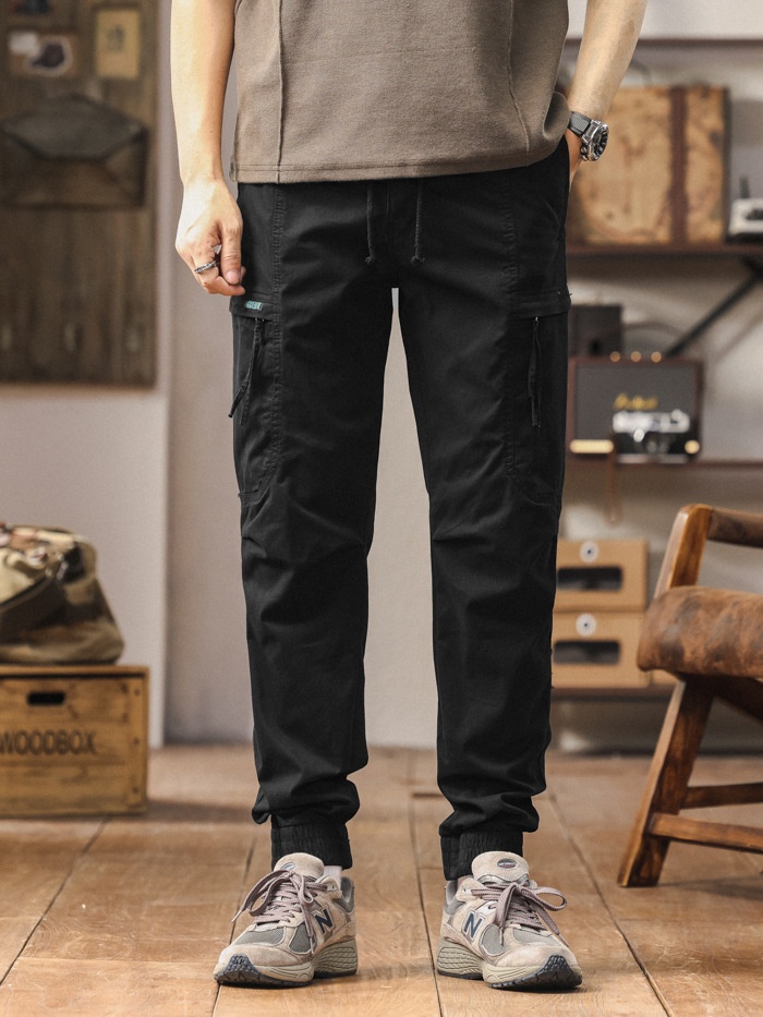 Functional Multi-Pocket Men's Tapered Cargo Pants for Casual Wear