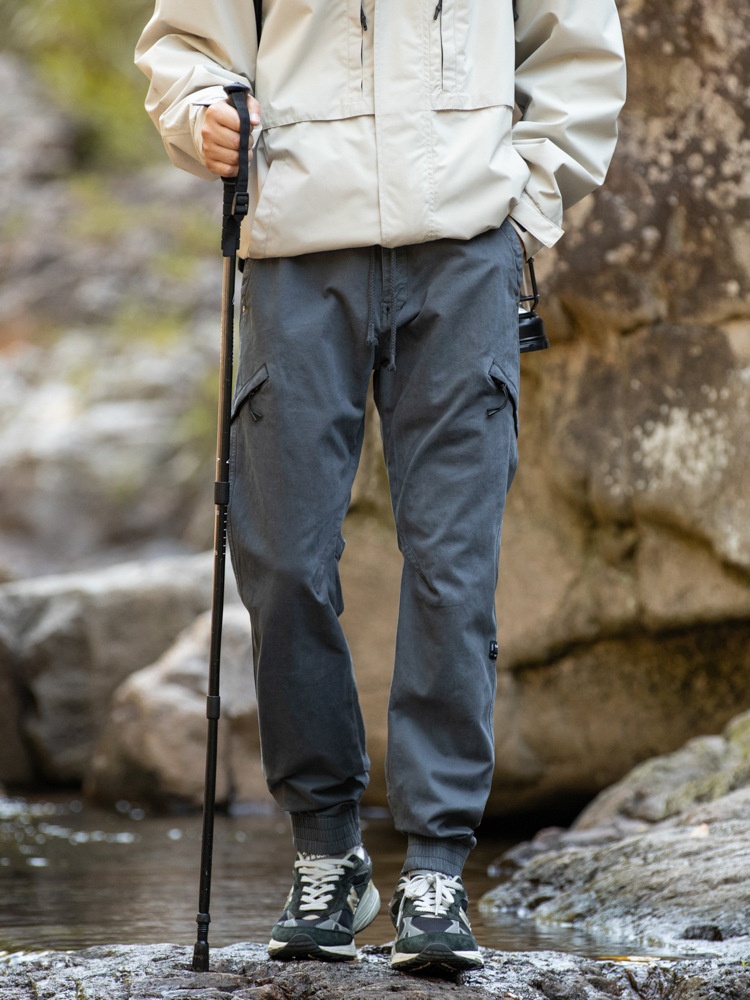 Relaxed Fit Multi-Pocket Men's Cargo Pants for Outdoor Casual Wear