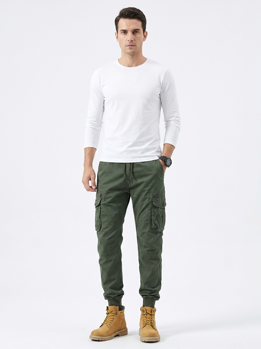 Tapered Fit Versatile Men's Cargo Pants for Casual Athletic Wear