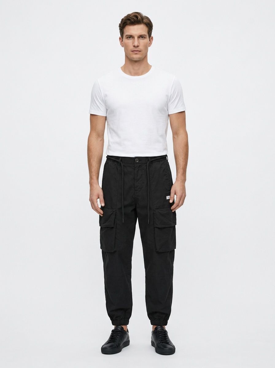 Tapered Fit Trendy Men's Cargo Pants for Casual Streetwear