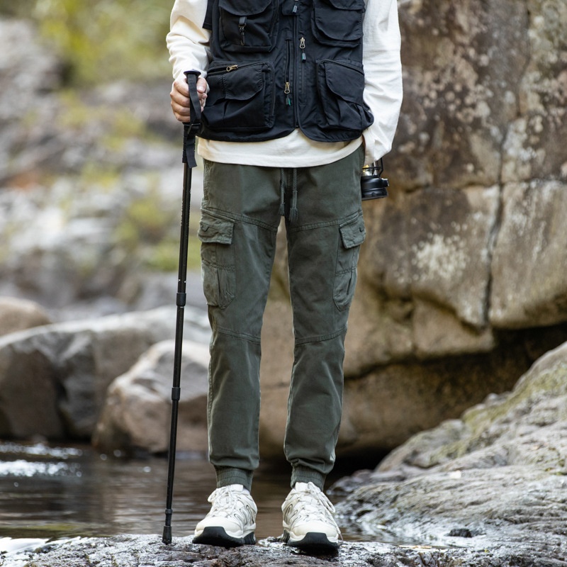 Relaxed Fit Multi-Pocket Men's Cargo Pants for Outdoor Hiking and Casual Wear