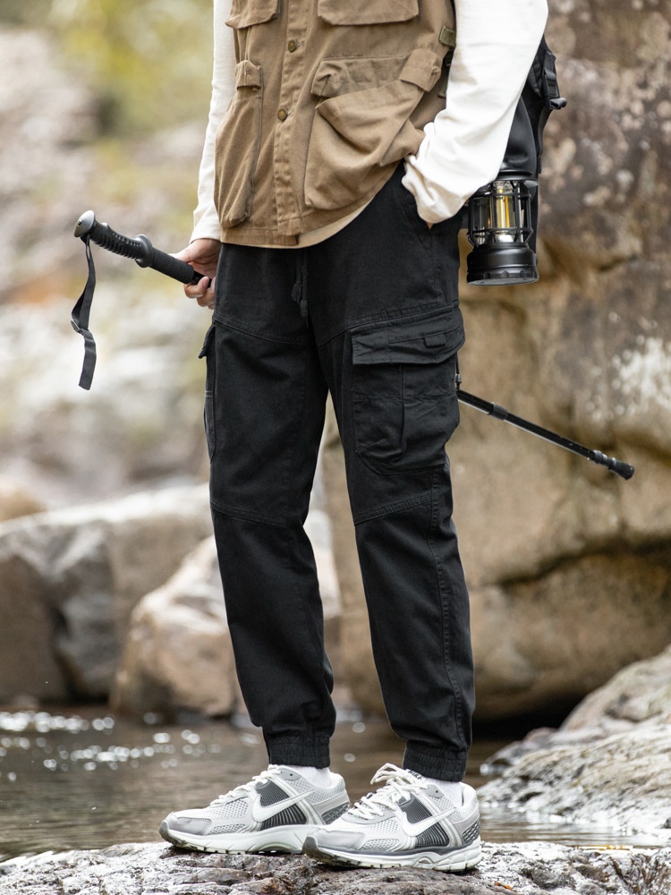 Relaxed Fit Multi-Pocket Men's Cargo Pants for Outdoor Hiking and Casual Wear