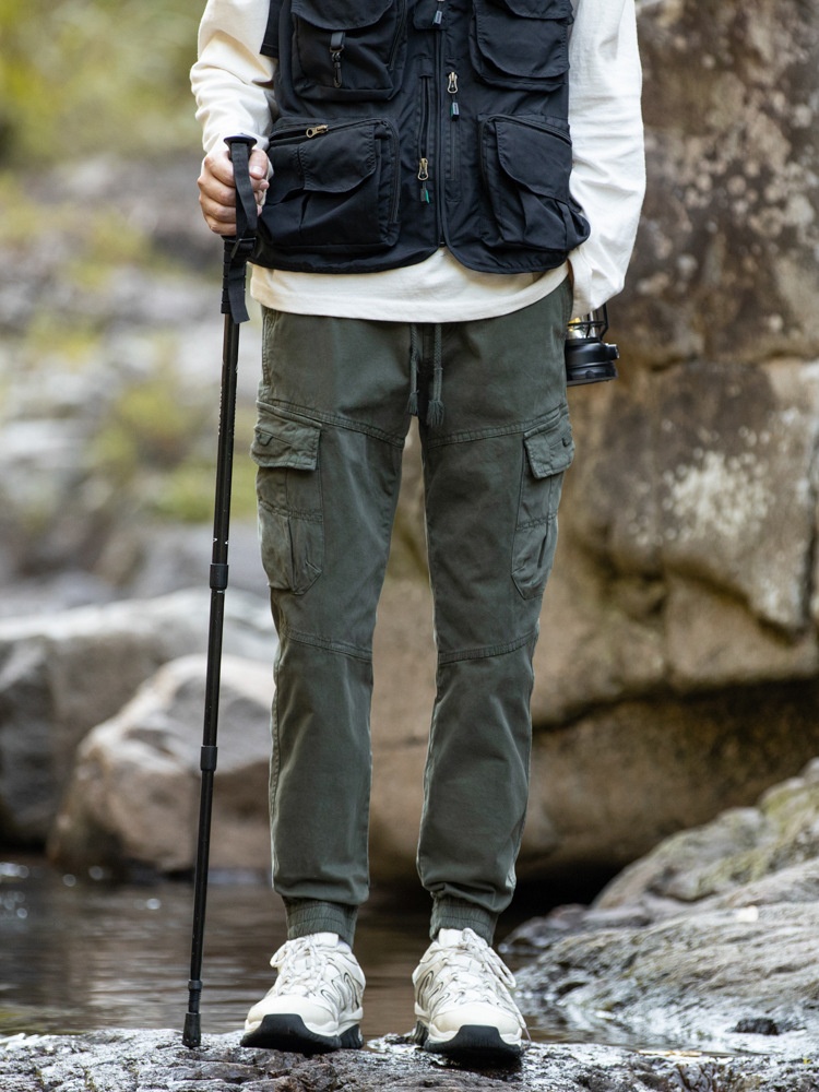 Relaxed Fit Multi-Pocket Men's Cargo Pants for Outdoor Hiking and Casual Wear
